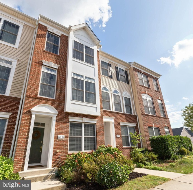 42589 Homefront Terrace, Chantilly, VA 20152 - photo 1