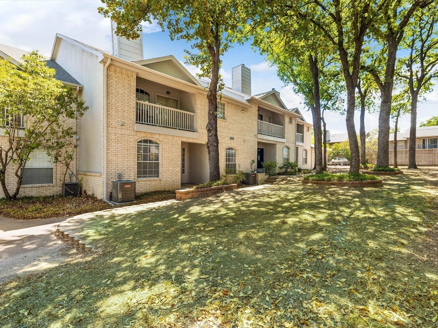 1501 Cedar Elm Dr unit 105, Euless, TX 76039 - photo 1