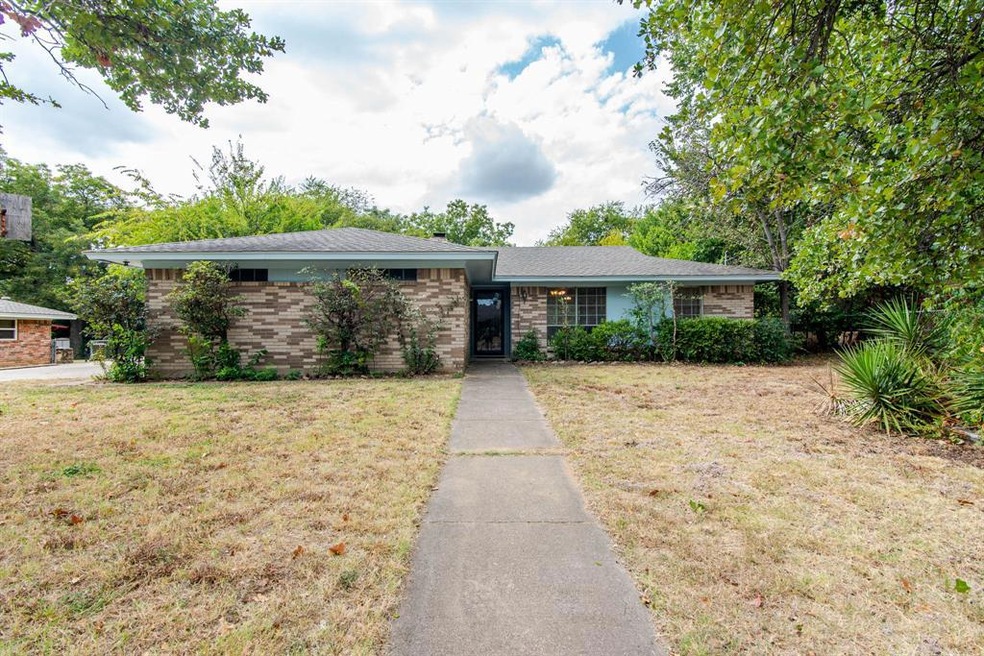 1408 Avenue C, Denton, TX 76205 - photo 1