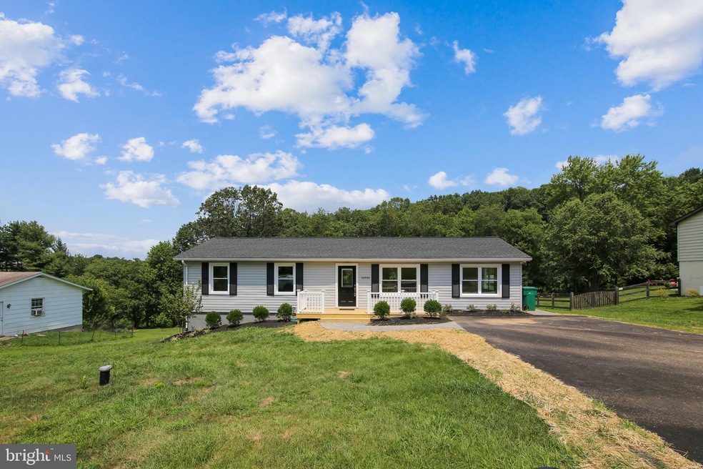 10990 Horseshoe Dr, Frederick, MD 21701 - photo 1