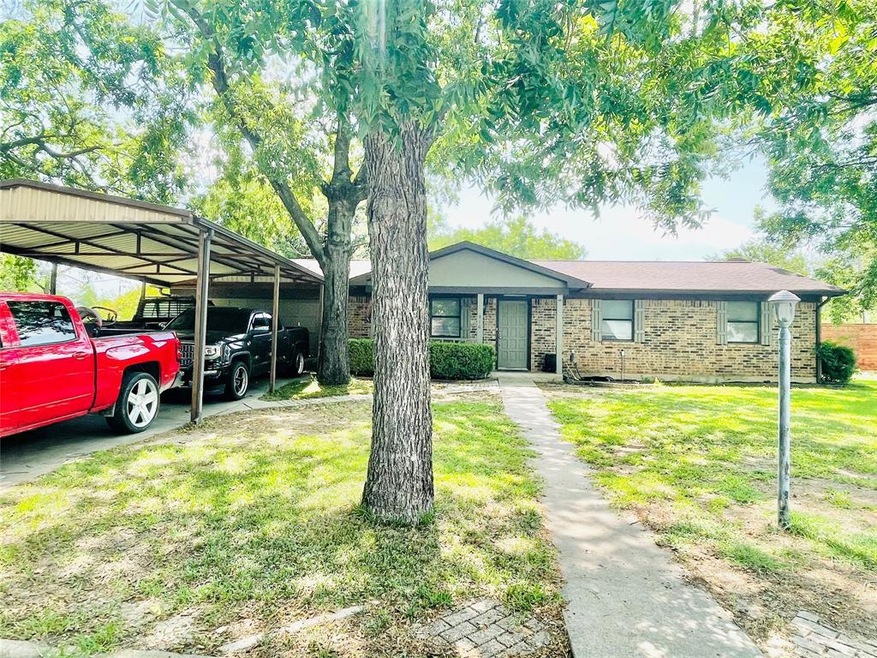 316 Jean Dr, Springtown, TX 76082 - photo 1