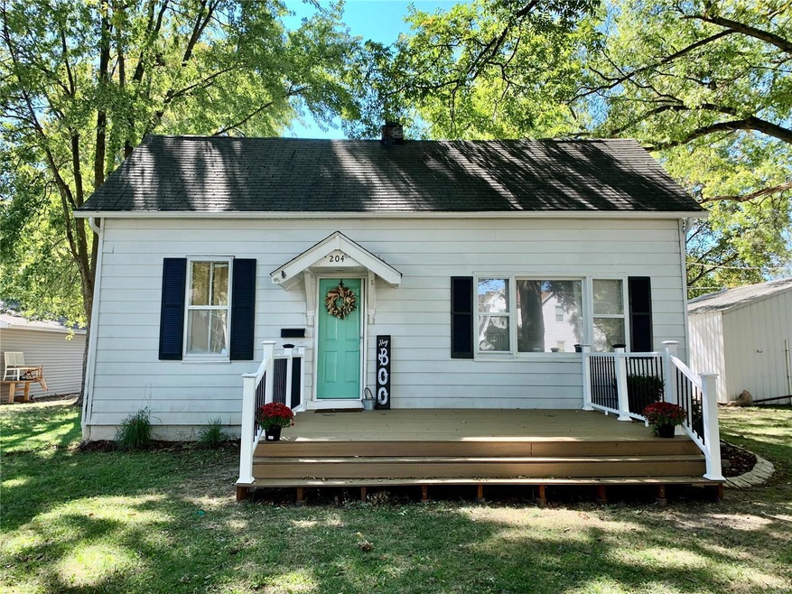 204 E Apple St, Freeburg, IL 62243 - photo 1