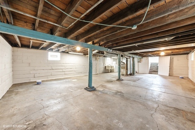 1086 Walter Ave, Des Plaines, IL 60016 - photo 1