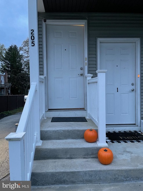 205 Lippincott Ave unit 2, Ardmore, PA 19003 - photo 1