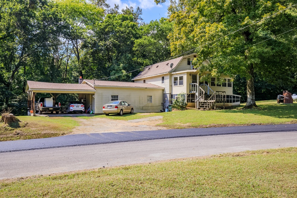 904 Dripping Springs Rd, La Fayette, GA 30728 - photo 1