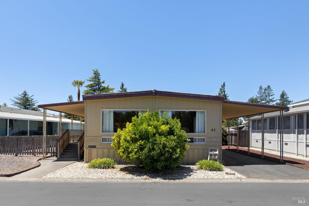 Welcome to 43 E Napa Dr.
