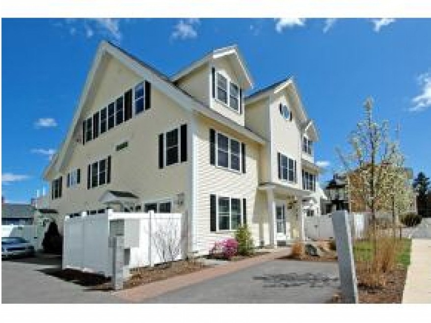 43 Cornwall St unit A, Portsmouth, NH 03801 - photo 1