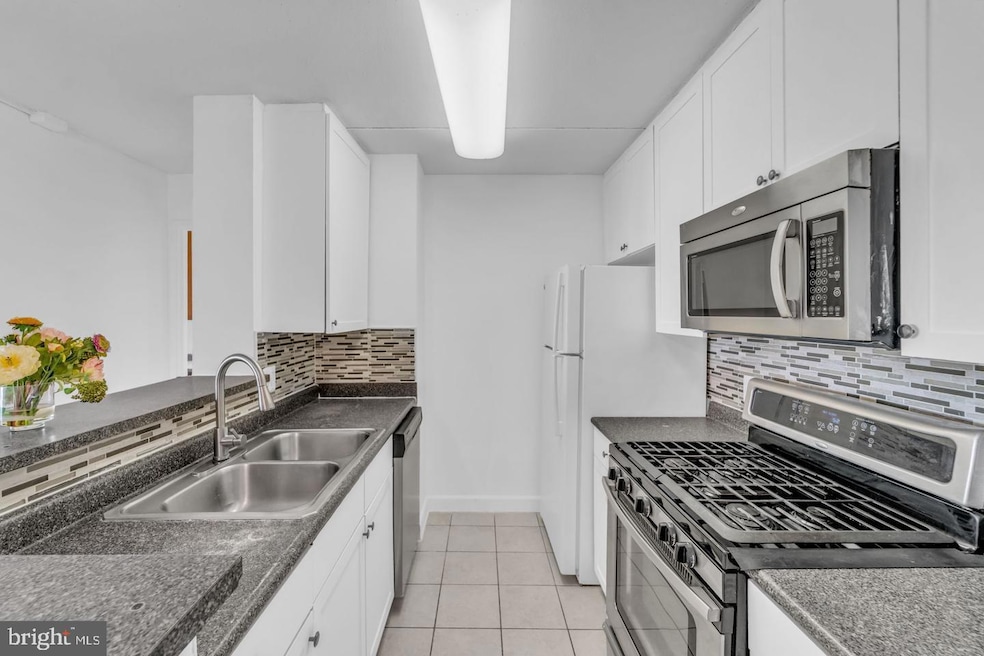 60 S Van Dorn St unit 314, Alexandria, VA 22304 - photo 1