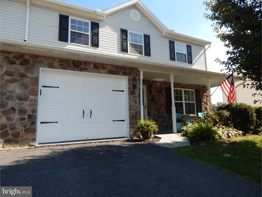 1025 Amity Cir, Reading, PA 19605 - photo 1