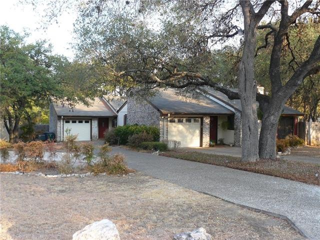 Unit B Duplex for lease - is one in the back. Fore