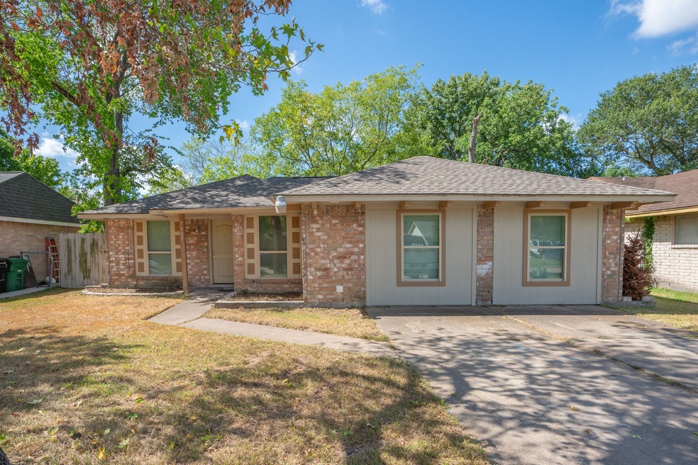 7127 Lumber Jack Dr, Houston, TX 77040 - photo 1