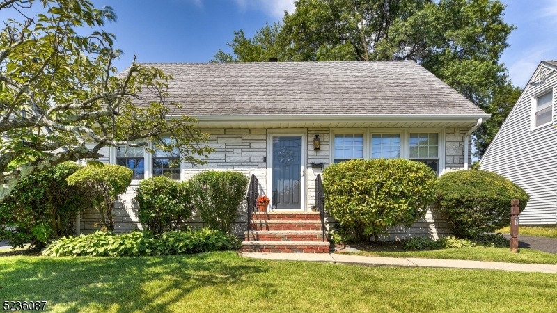 68 Farmingdale Ave, Bloomfield, NJ 07003 - photo 1