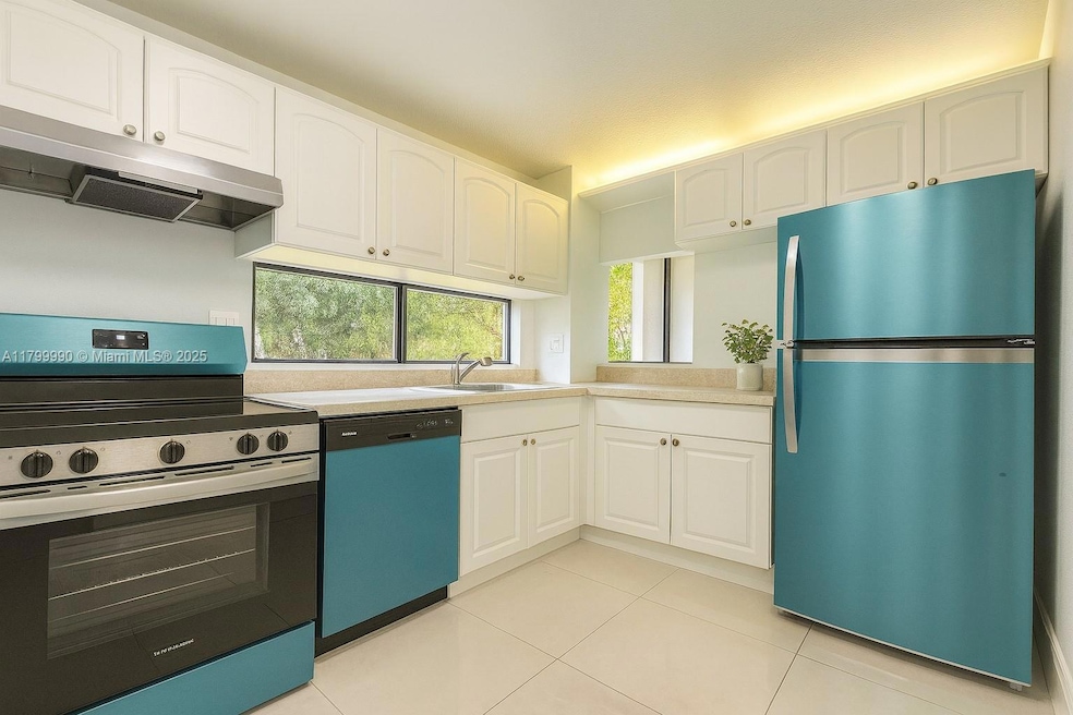 Plaza of the Americas unit 105, Sunny Isles Beach, FL 33160 - photo 1