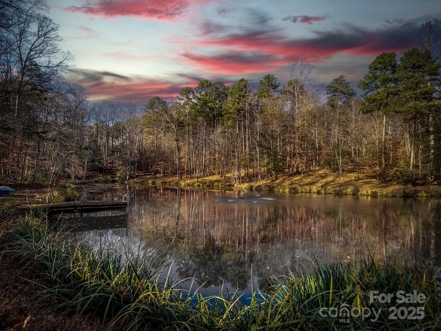 1090 N Saunders Dr, Catawba, NC 28609 - photo 1