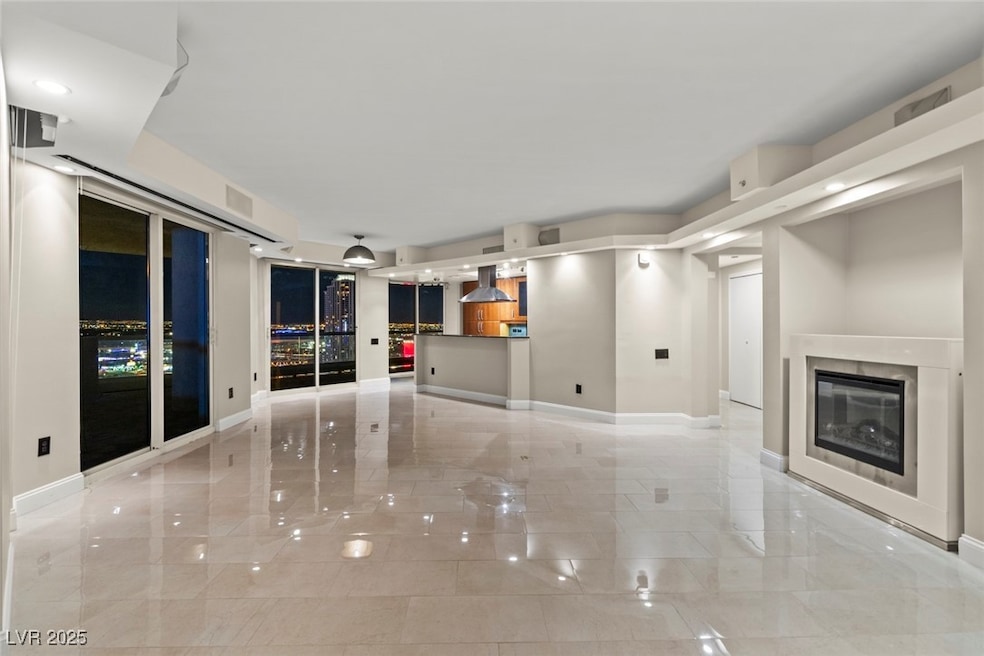 BEAUTIFUL ELECTRIC FIREPLACE,  MARBLE FLOORS, OPEN