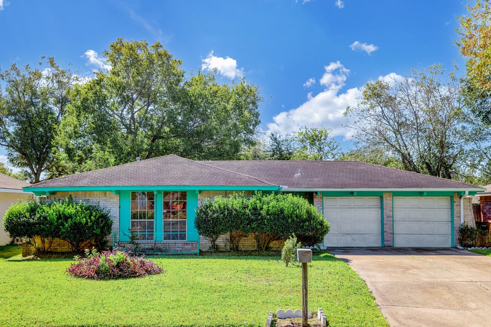 4511 Bayou Vista Dr, Houston, TX 77091 - photo 1