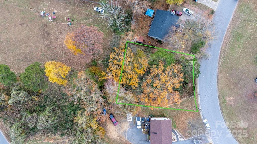 913 7th Street Dr SE, Hickory, NC 28602 - photo 1