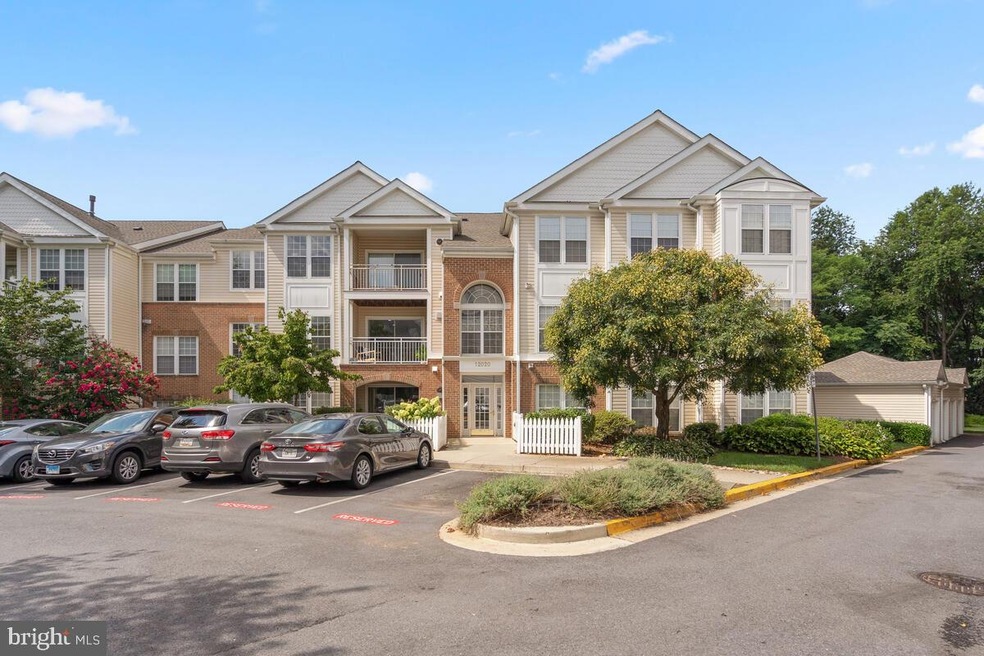 12020 Amber Ridge Cir unit 201B, Germantown, MD 20876 - photo 1