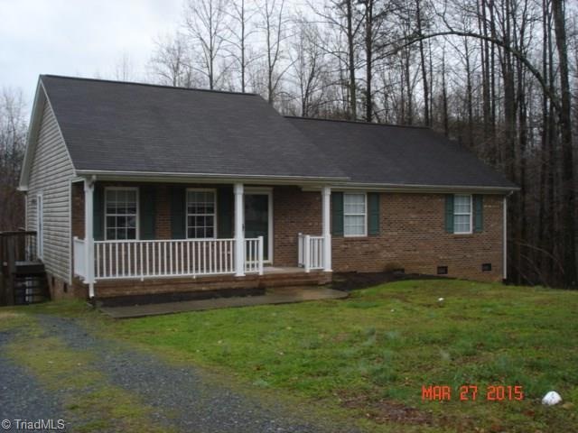 323 Hubbard St, Reidsville, NC 27320 - photo 1