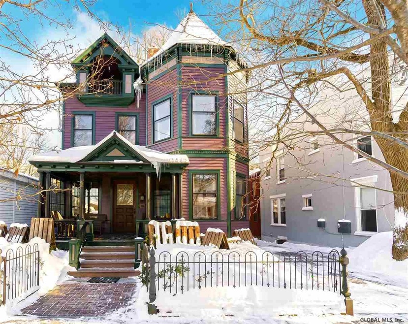 52 Franklin St, Saratoga Springs, NY 12866 - photo 1