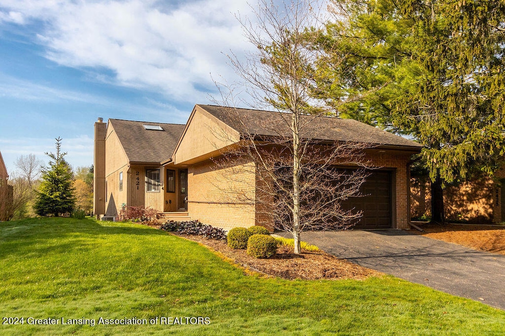 2421 EMERALD LAKE DR. Front View