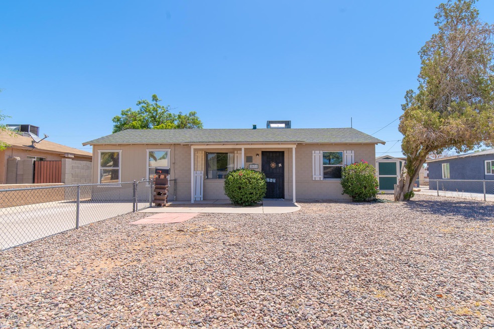 2031 N 28th Place, Phoenix, AZ 85008 - photo 1