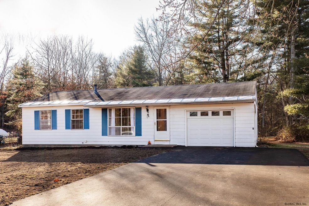 28 Davidson Dr, Saratoga Springs, NY 12866 - photo 1