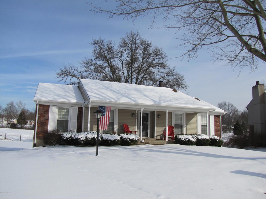 8108 Rosswood Ct, Louisville, KY 40291 - photo 1