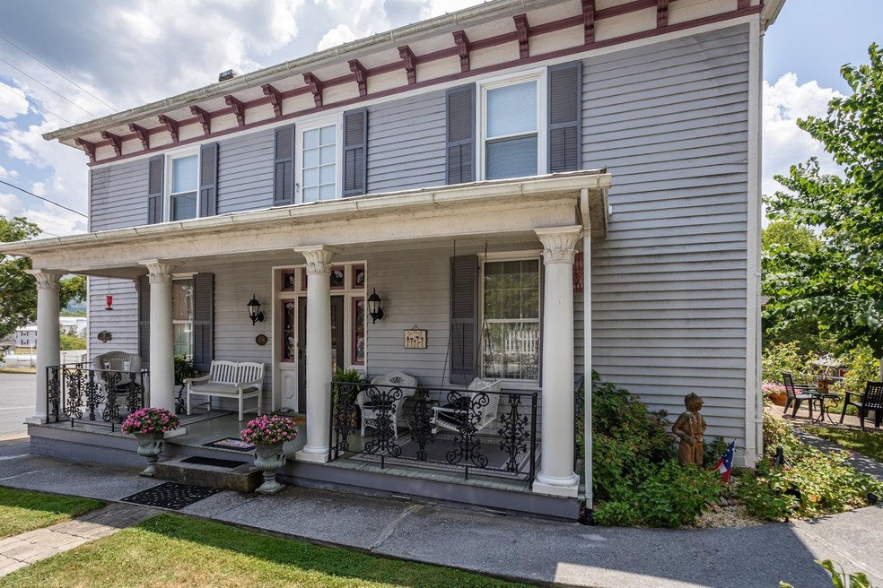 119 S High St, Edinburg, VA 22824 - photo 1