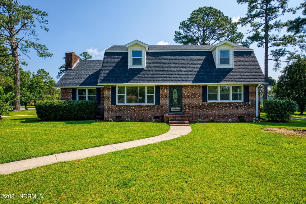 609 Littlejohn Ave, Jacksonville, NC 28546 - photo 1