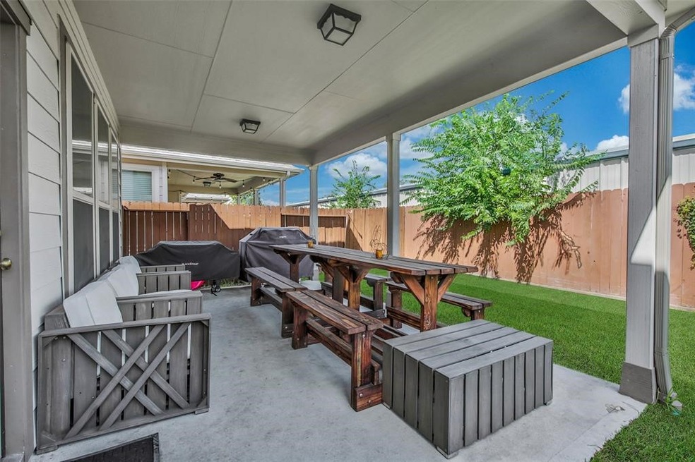 5120 Emma Frst St, Houston, TX 77018 - photo 1