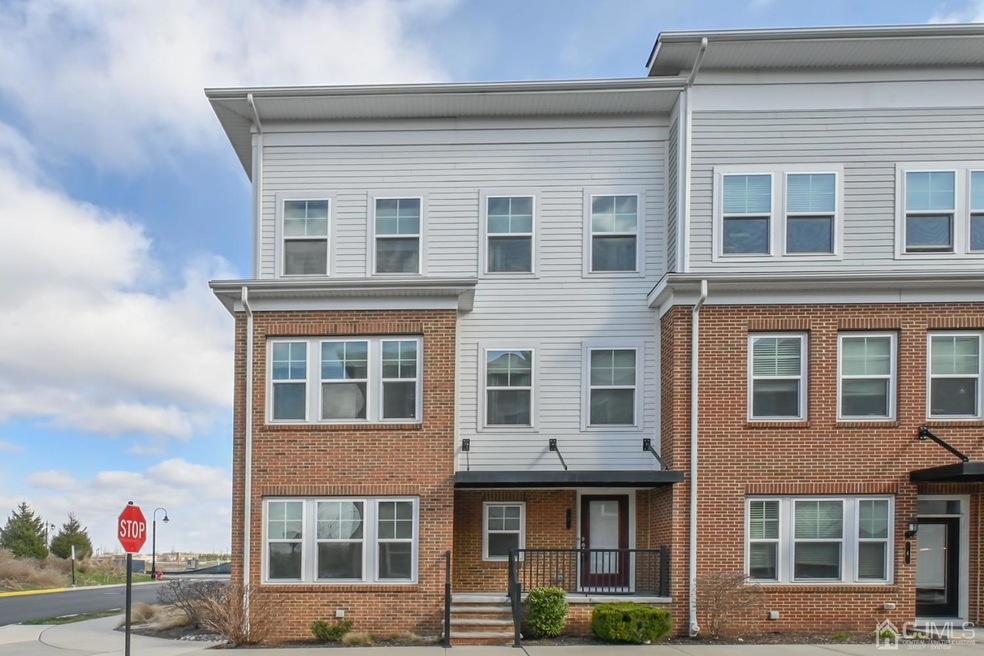 Sold $570,000 • Co-Listing Agent