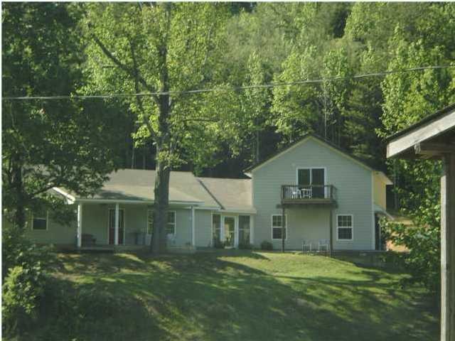 1668 Dripping Springs Rd, La Fayette, GA 30728 - photo 1