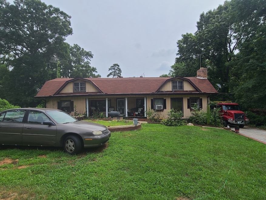 510 Forest St, Buford, GA 30518 - photo 1