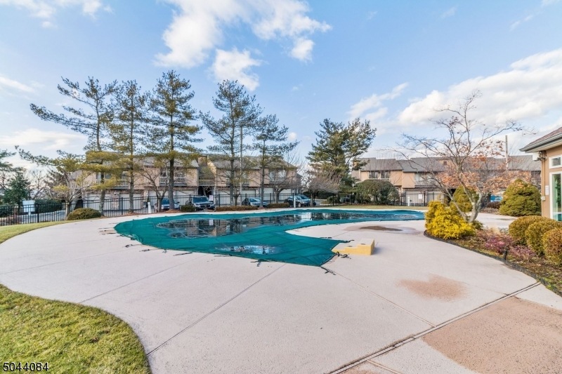 6 Larkin Cir unit 6, West Orange, NJ 07052 - photo 1