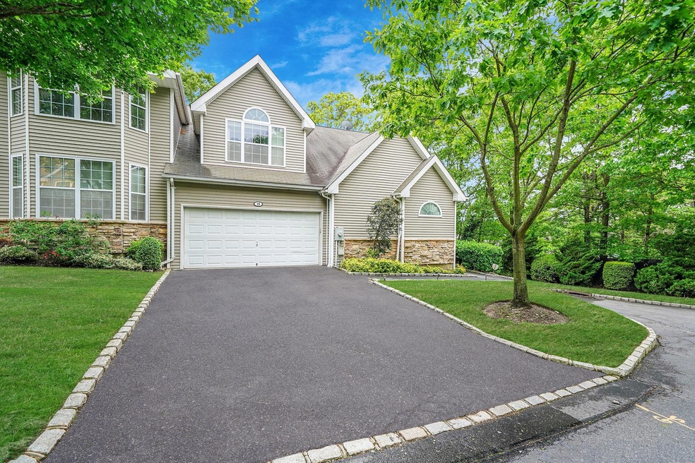 Sold $660,000 • Co-Listing Agent