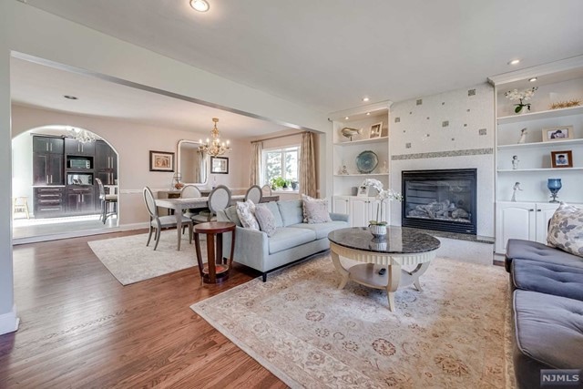 367 Walnut St, Ridgefield, NJ 07657 - photo 1