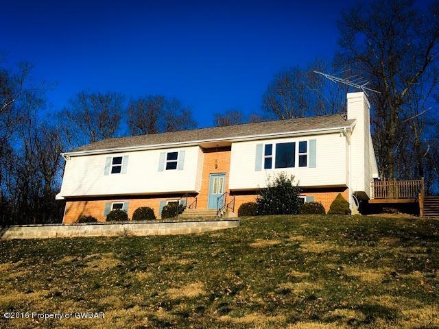 570 Hemlock Rd, Tamaqua, PA 18252 - photo 1