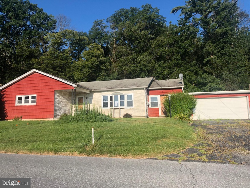 8 Crestview Dr, Schuylkill Haven, PA 17972 - photo 1