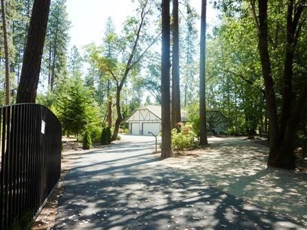 8800 Hardy Way, Gold Hill, OR 97525 - photo 1