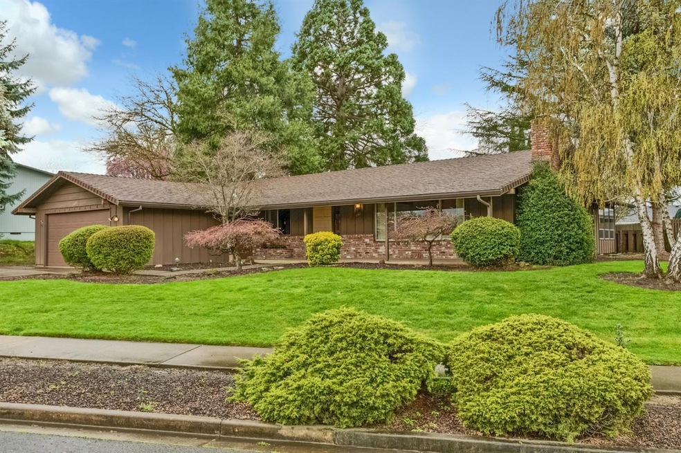 1501 N Keene Way Dr, Medford, OR 97504 - photo 1