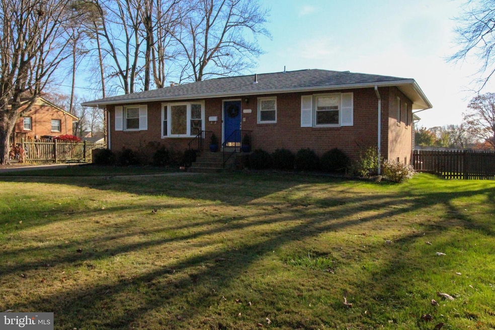 9219 Brian Dr, Vienna, VA 22180 - photo 1