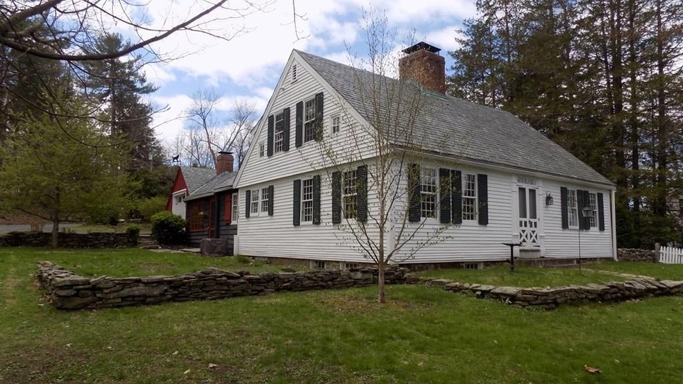 152 Triangle St, Amherst, MA 01002 - photo 1