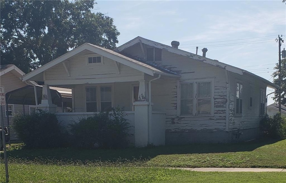 1217 W 5th St, Coffeyville, KS 67337 - photo 1