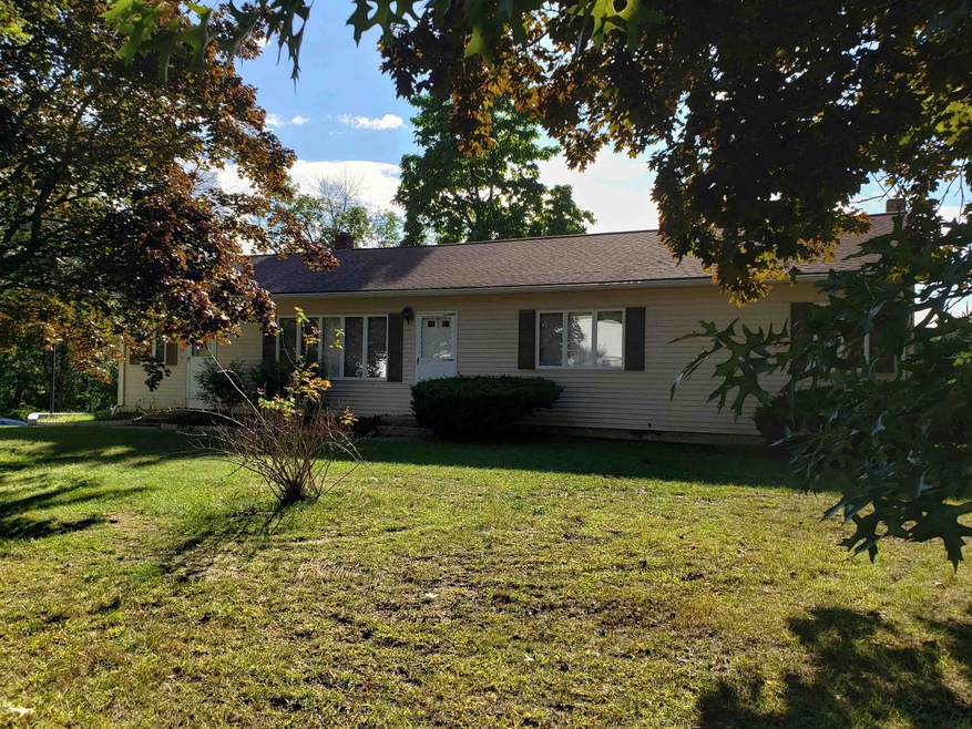 212 ster St, Hudson, NH 03051