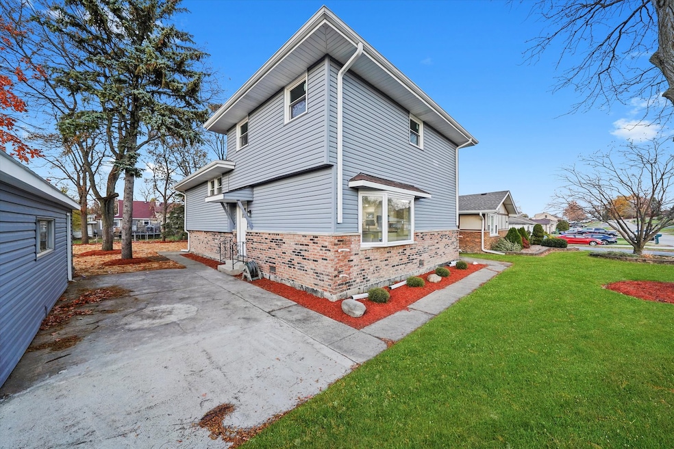 8938 W 85th Place, Justice, IL 60458 - photo 1