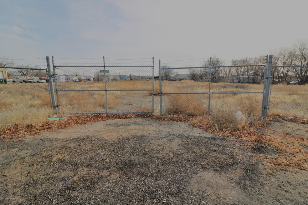 ENTRANCE/COMPLETELY FENCED