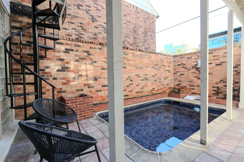 1905 Park St, Houston, TX 77019 - photo 1