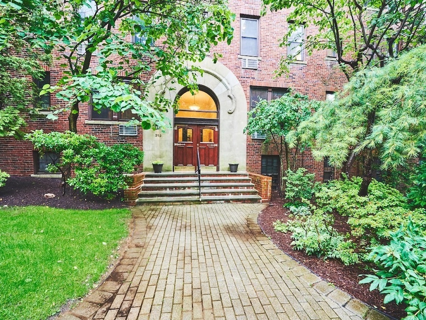 313 Tappan St unit 4, Brookline, MA 02445 - photo 1