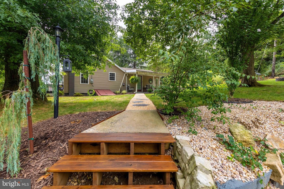 843 Hade Rd, Chambersburg, PA 17202 - photo 1